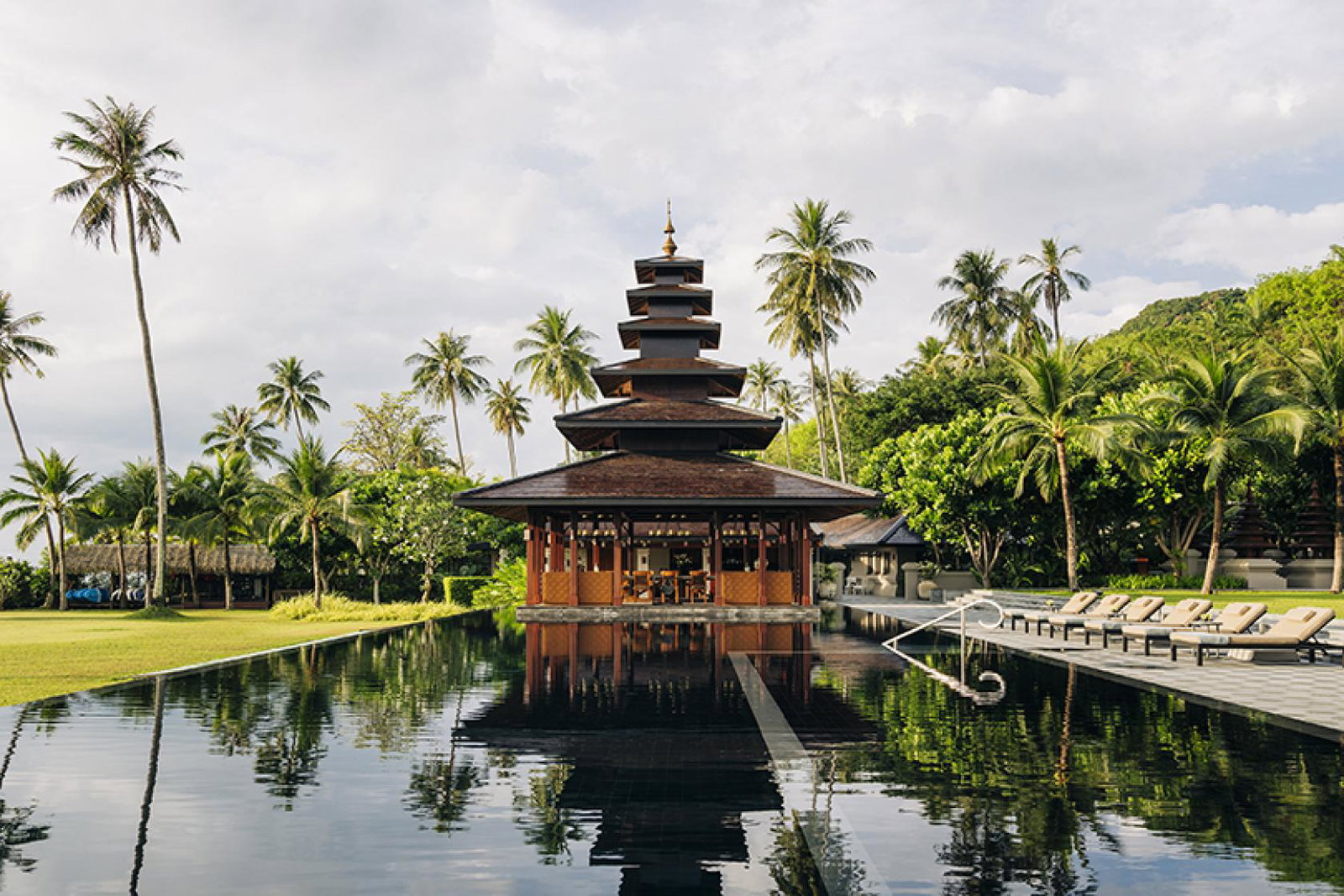 Ani Thailand's open-sided Dining Sala and pool 