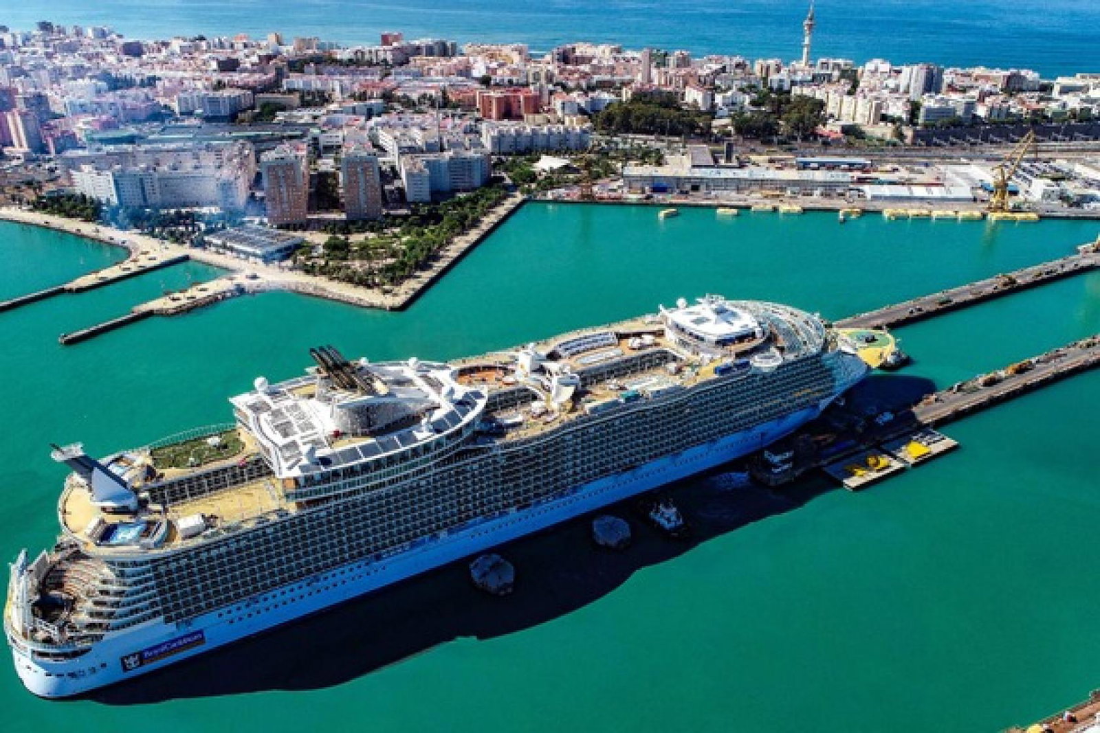 crop_Cadiz - Oasis of the Seas.jpg