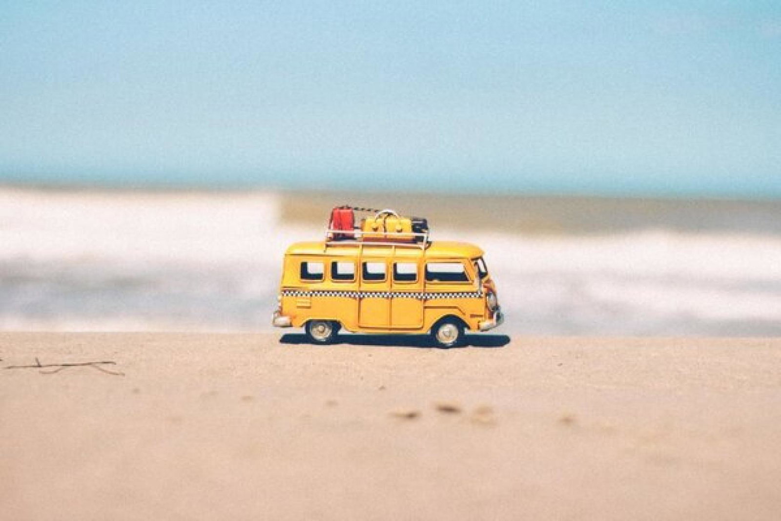 Summer beach campervan camper pexels-nubia-navarro-(nubikini)-386025 (Credit: Nubia Navarro / Pexels)