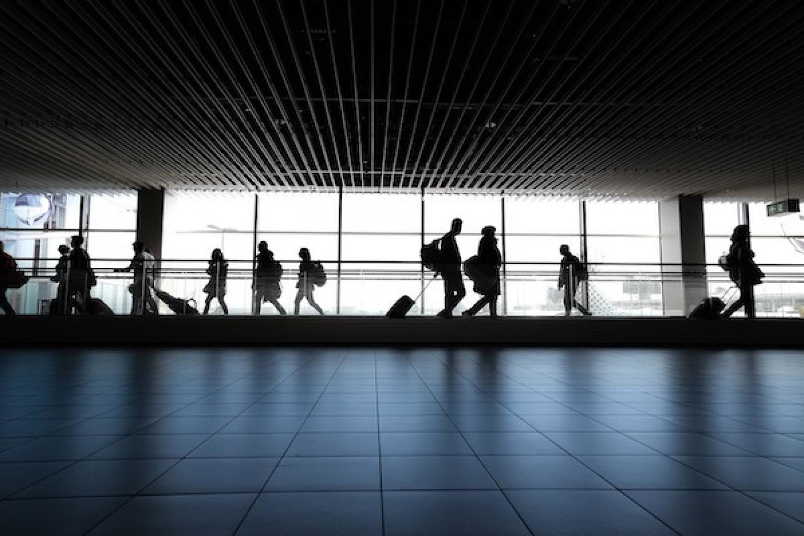 airport-g7c24d4d85_1280.jpg