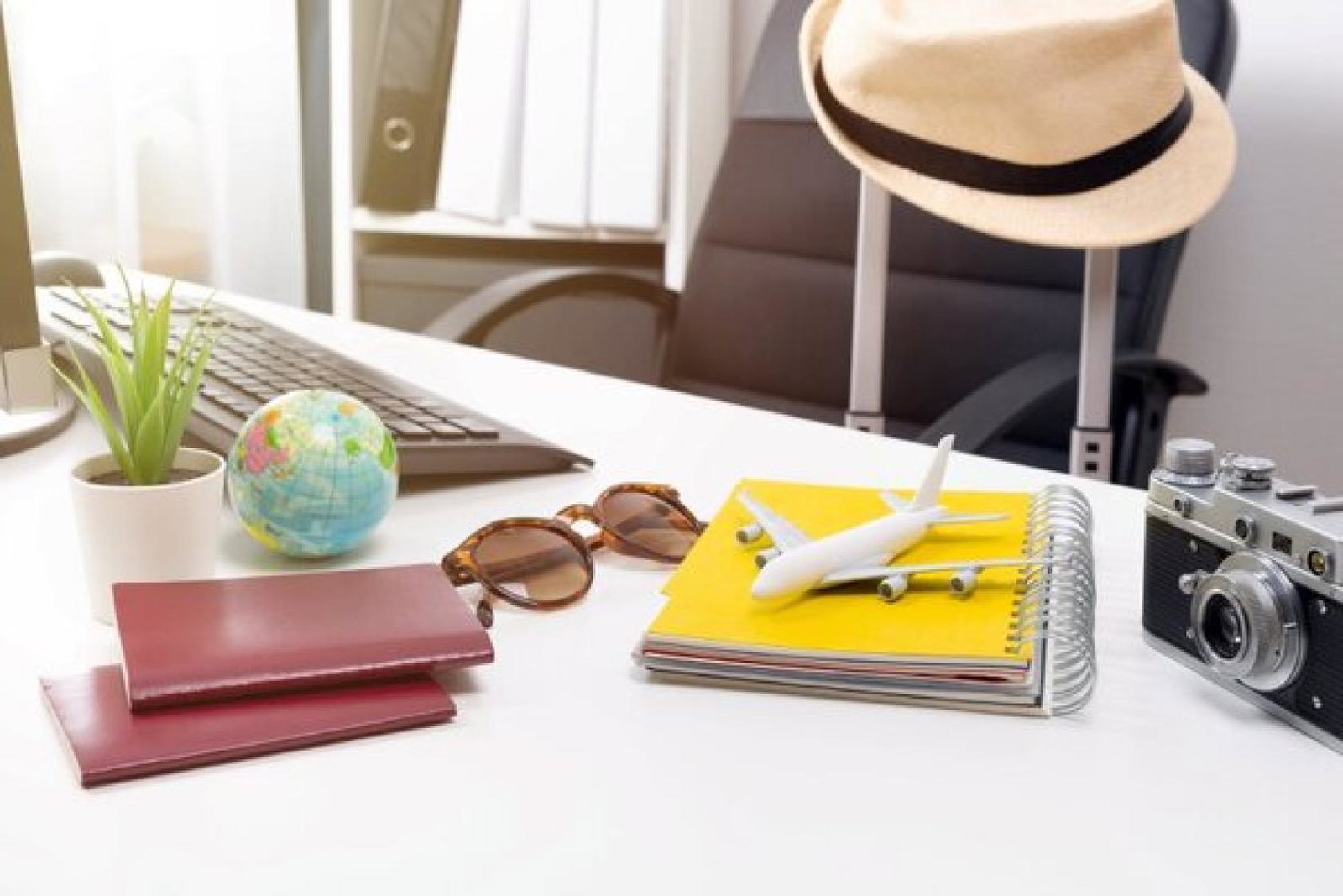 Holiday Agent Travel Agent Plan Planning iStock-1189403034 (Credit: iStock)
