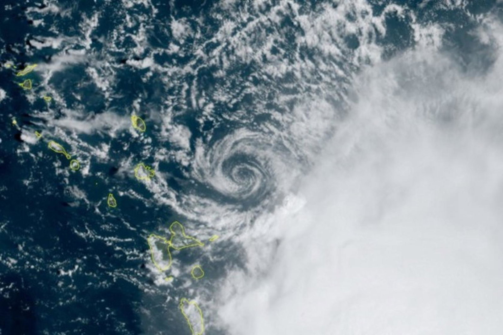 Tropical_Storm_Philippe_Met_Office_F7cKKDiWEAAEP1L.jpg
