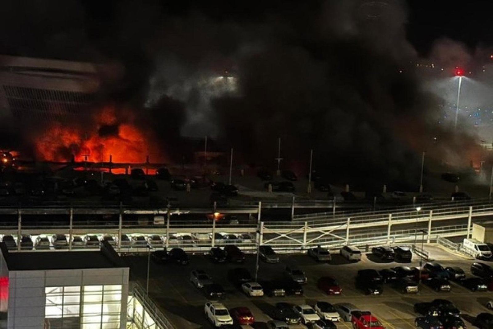 Luton_airport_fire_Bedfordshire_Fire_and_Rescue.jpg