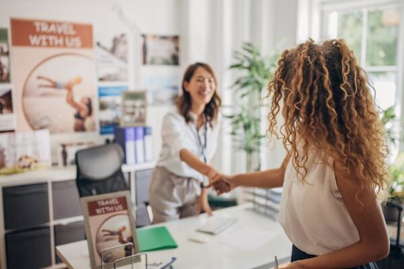 travel_agent_new_job_employee_recruitment_iStock-1338059420.jpg