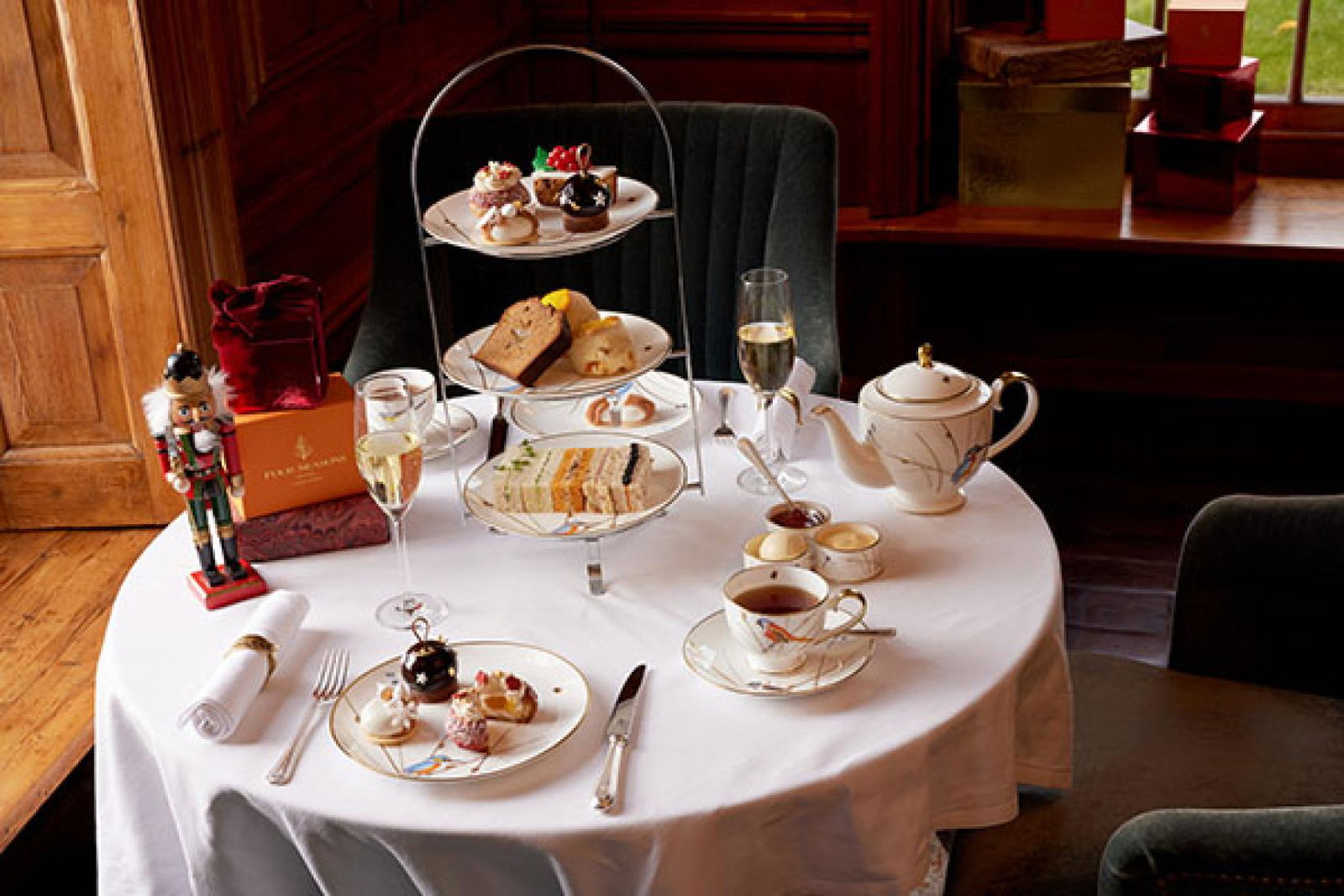 The new festive afternoon tea at Four Seasons Hotel Hampshire 
