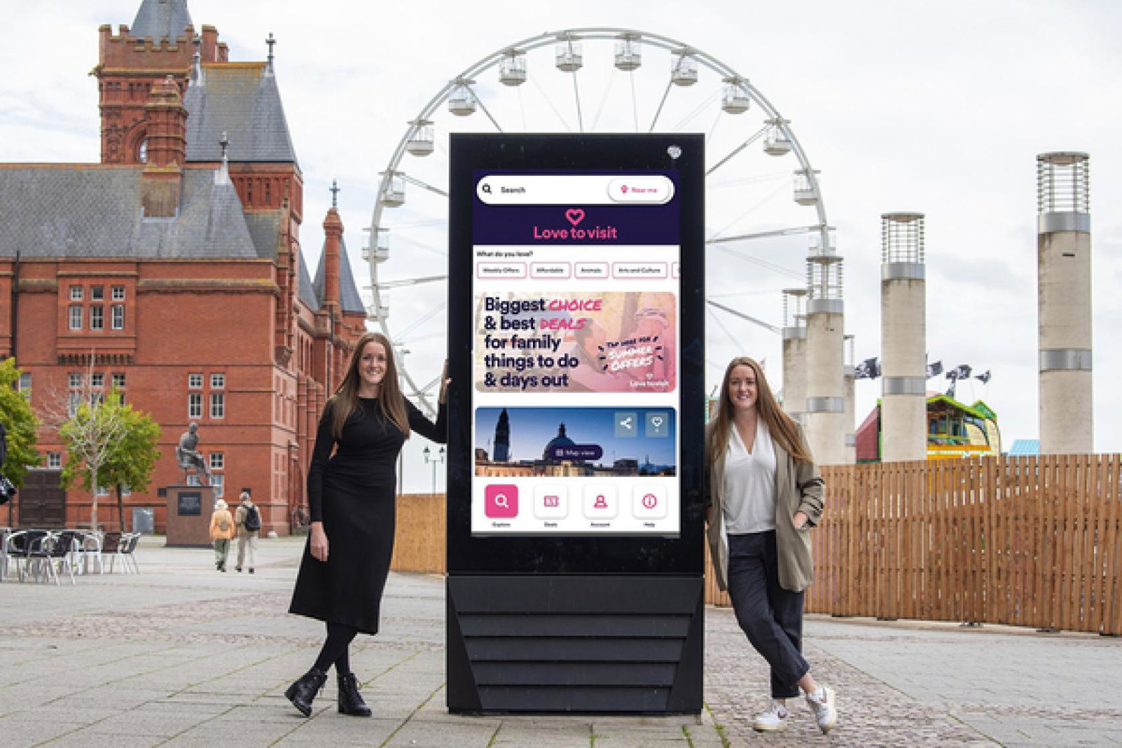 Lovetovisit's Alice (left) and Georgia Aubrey