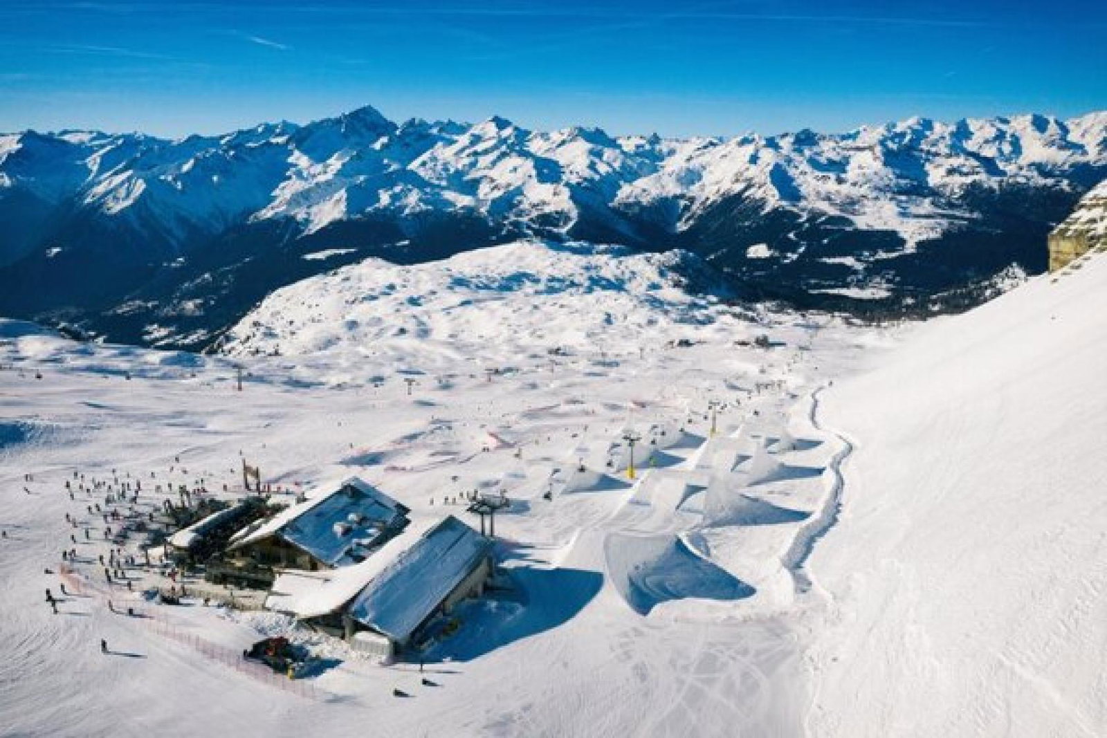 Italy_Skiing_Ski_Snow_Madonna_di_Campiglio_Stock-1239406122.jpg