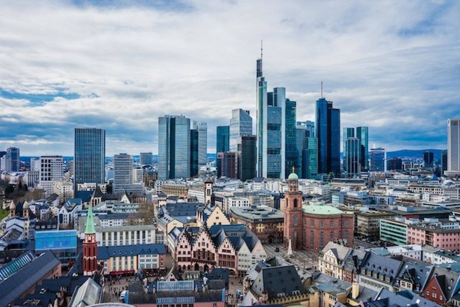 Frankfurt, skyline, march24, credit: Pixabay/ Leonhard_Niederwimmer