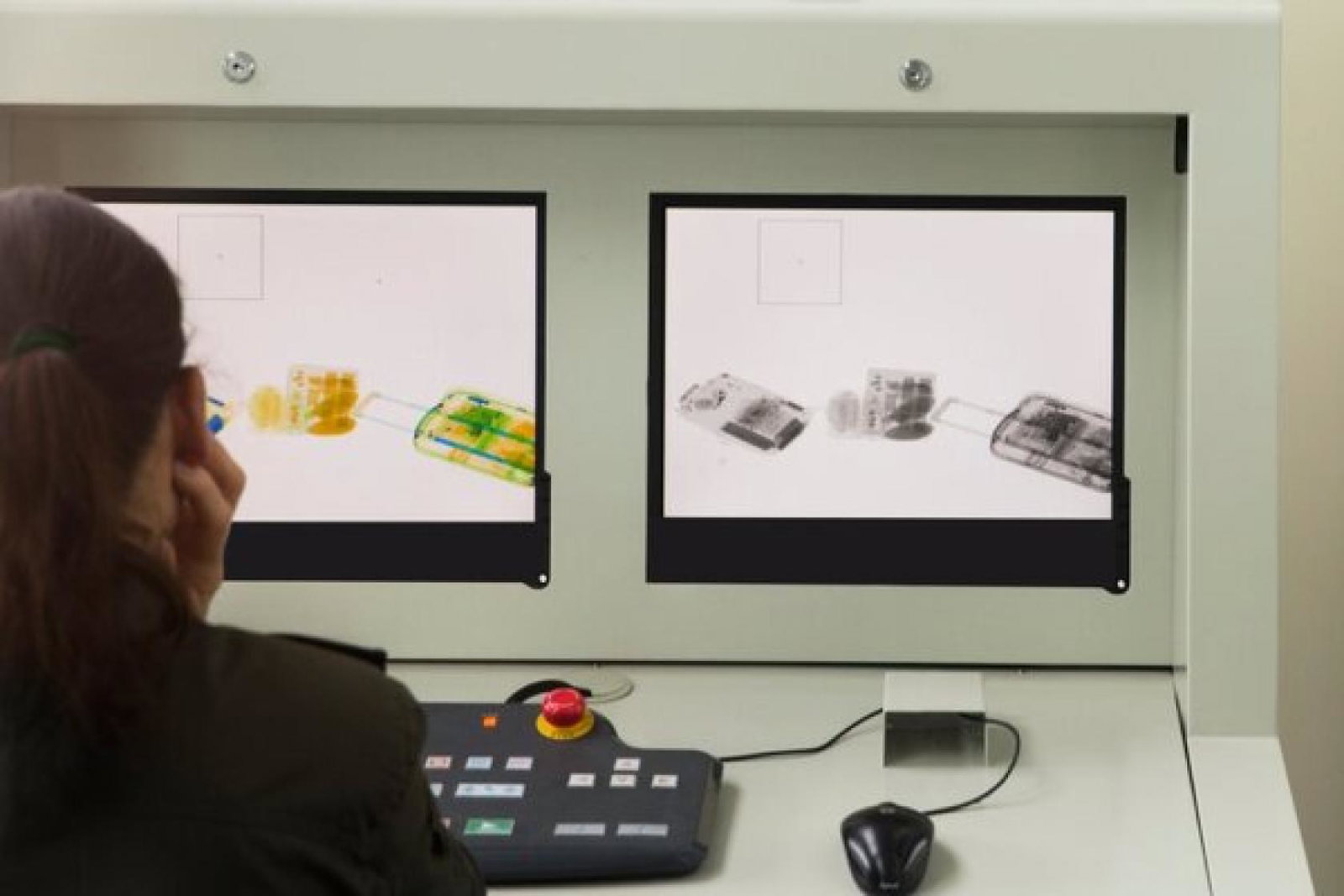 airport security scanner scanners hand luggage iStock-527890060 (Credit: iStock)