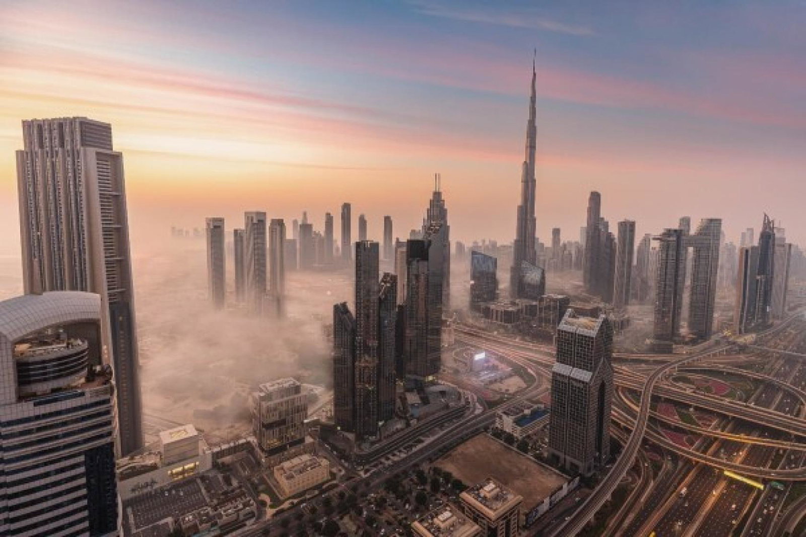 Dubai_Skyline-web_.jpg