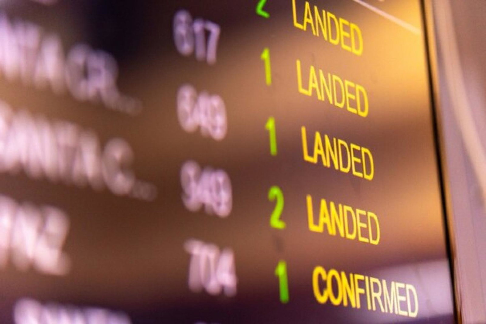 airport_departures_board_iStock-2188912980