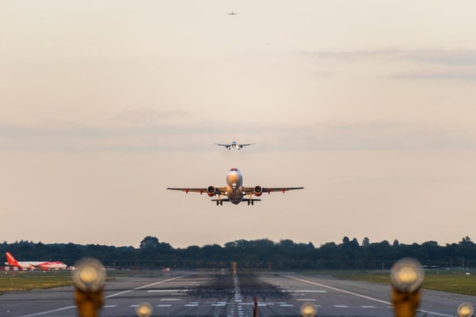 gatwick, airport, runway, aircraft, plane, landing, aviation