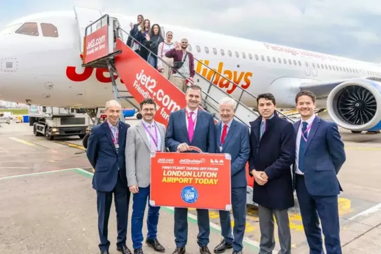 Jet2 Luton LTN FIRST FLIGHT 6 1 (Credit: Jet2holidays)