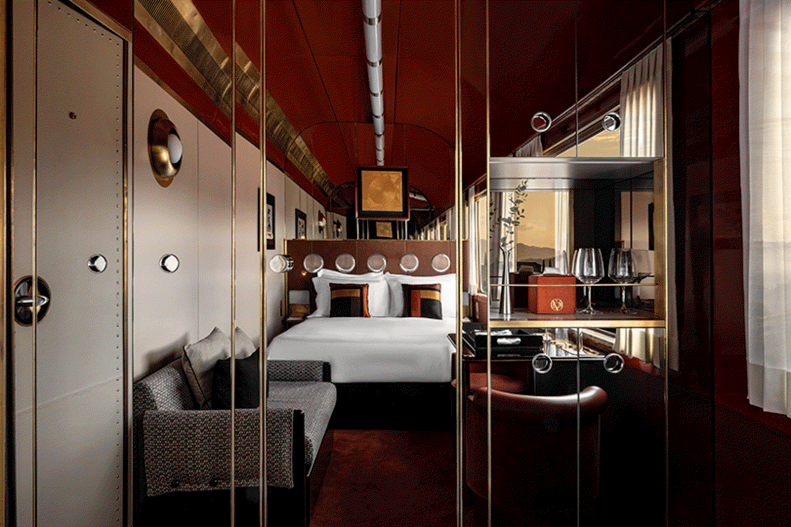 La Dolce Vita Orient Express (credit Mr Tripper)