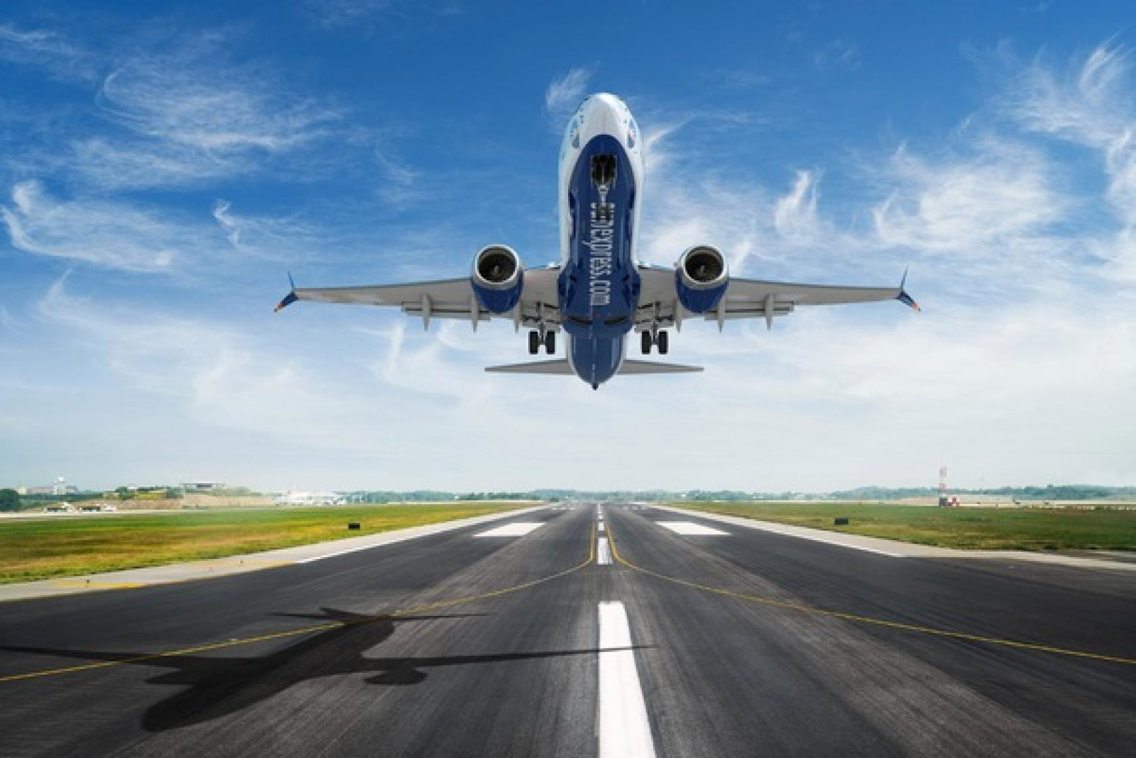 crop SunExpress Take Off (1)
