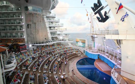 Oasis of the Seas - Aquatheater
