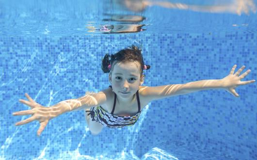 girl-underwater-swimming.jpg