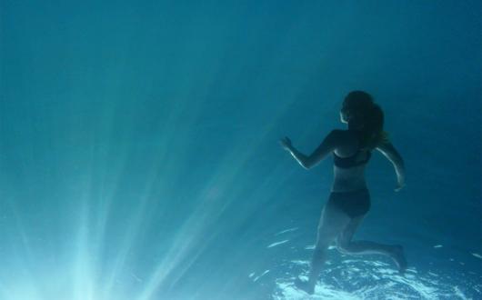 Kuoni - walking on water ad