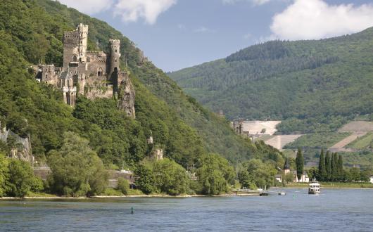 Castle_Reichenstein_Middle_Rhine_Valley.jpg
