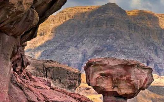 Geological-formation-in-desert-park-of-Timna-Israel.jpg