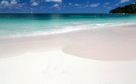 Antigua Long Bay -ThinkstockPhotos-505778046