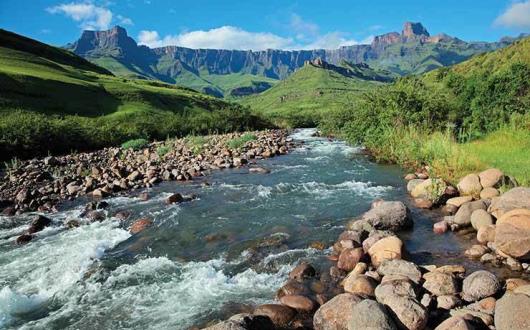 Drakensberg Mountains ThinkstockPhotos 525568453