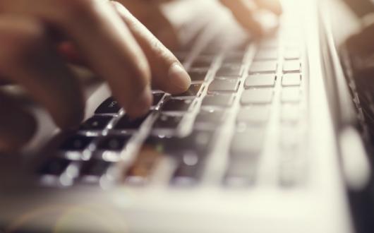 Computer iStock_000085107225_Medium.jpg