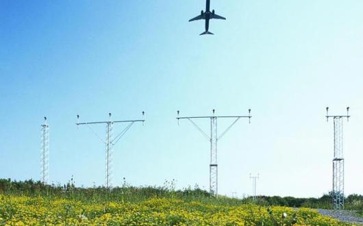 Gatwick Candle approach lights.jpg