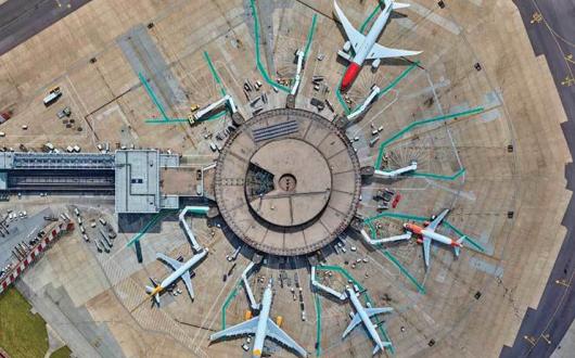 GATWICKAeriealterminalbuilding.jpg