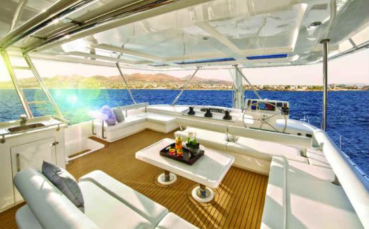 5800 - Flybridge.jpg