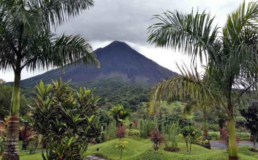 Arenal_Volcano.jpg