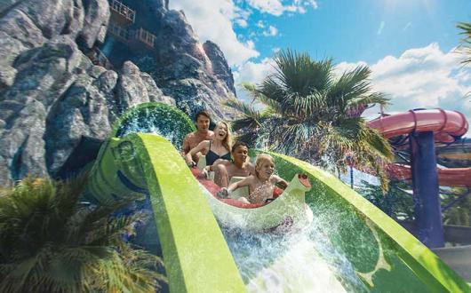 Krakatau Volcano Bay.jpg