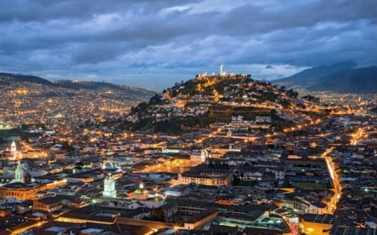 Quito panorámica luz.jpg