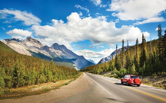 Road-trip,-Banff-National-Park,-Canada-iStock_000056192556_Full.jpg