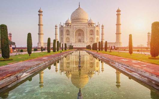Taj Mahal at dawn