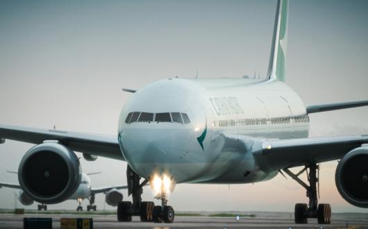 Cathay_Pacific_777-300ER_with_latest_livery.jpg