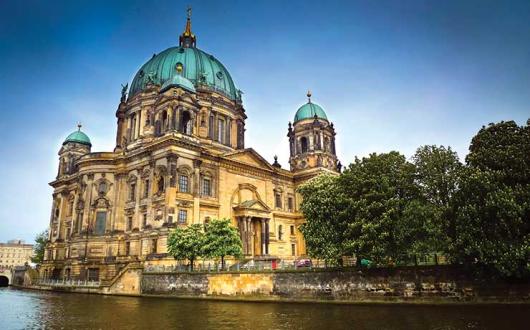 All UK visitors to Germany face quarantine restrictions from Friday evening