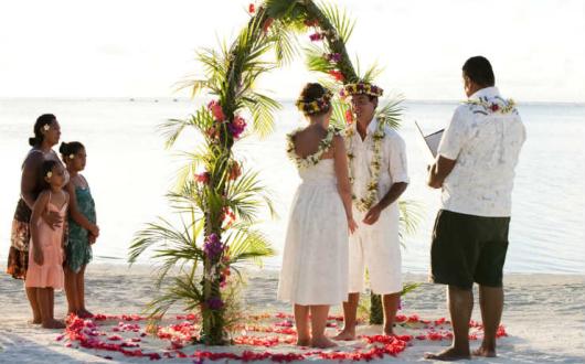 Warrior water taxis and dramatic drumming