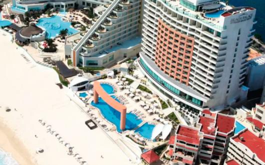 Tui Beach Palace Cancun.jpg