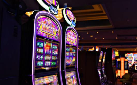 Casino Gambling Stave Sawusch Unsplash 534590-unsplash.jpg
