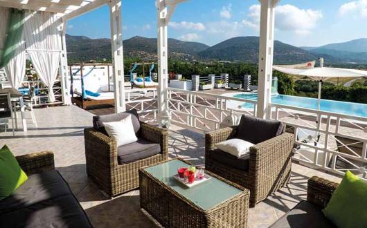 Villa Luna Terrace.jpg