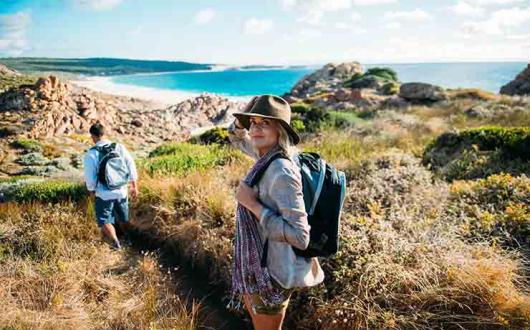 Walking_between_Cape_Naturaliste_and_Cape_Leeuwin_TWA_use_o.jpg