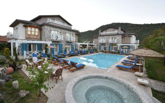 Solos Holidays Club Solos Web.jpg