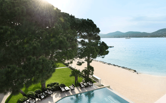 Cheval-Blanc-St-Tropez-pool-and-beach.gif