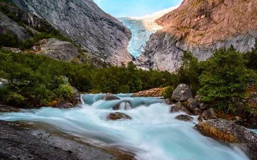 Briksdalsbreen Inghams Norway fjords.jpg