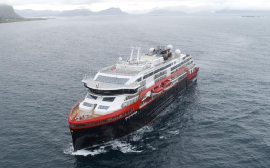 Hurtigruten Roald Amundsen Web.jpg