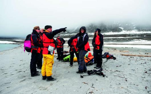 Beach-cleaning-at-the-Phipps-island-Svalbard.jpg