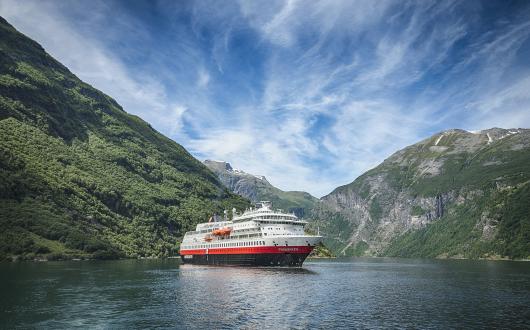 MS_Otto_Sverdrup_MS_Finnmarken_-_photo_credit_Hurtigruten_.jpg