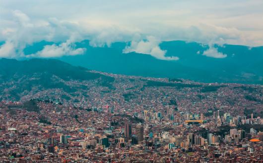 Bolivian capital La Paz (Credit: Tobias Jelskov / Unsplash)