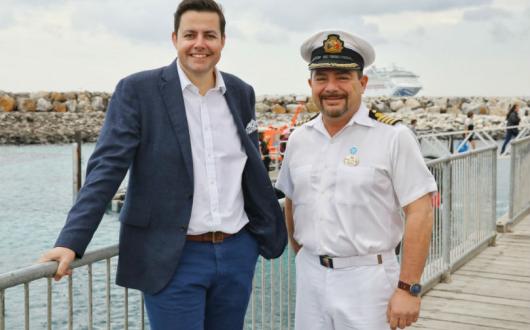 South Australia premier Steven Marshall and Sun Princess’ captain Diego Perra on Kangaroo Island